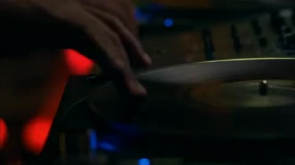 Usher ft Pitbull - Dj Got Us Fallin In Love (good quality)