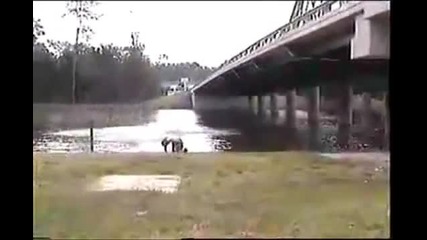 Най - смешните скокове във вода