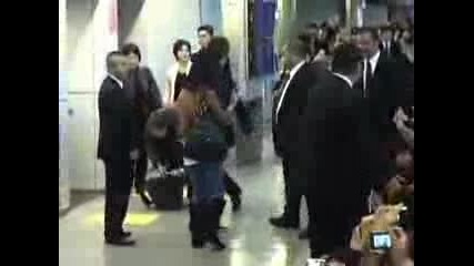 Zac Efron And Vanessa Hudgens In Tokyo
