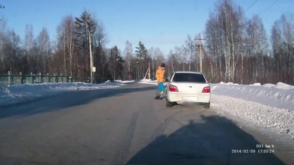 Субару пред пътна камера в Русия