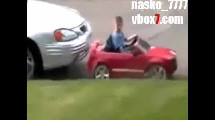 Tова лапе е лудо как прави дрифт 