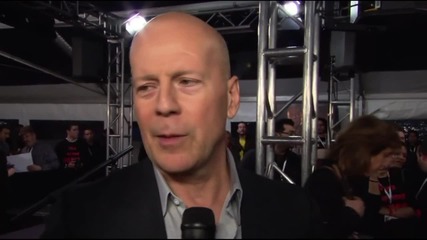 Звездата Брус Уилис дава интервю за филма си Умирай Трудно: Денят Настъпи (2013)