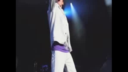 Justin Bieber - Concert Jacket Giveaway ft. Phoneguard - Youtube