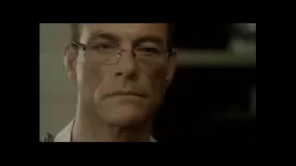 Готин кадър на Самсон Гол с очила от филма 6 Куршума (2012)