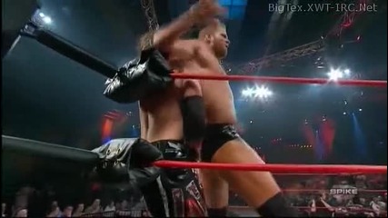 Matt Morgan & Amazing Red vs. Motor City Machineguns