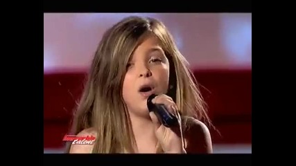 Момиче вдигна публиката на крака !!! ( Caroline Costa )