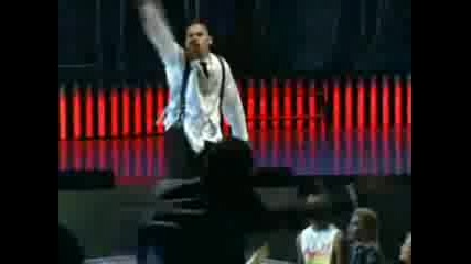 Chris Brown На Наградите На Mtv