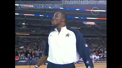 Dwight Howard Throws Up Juelz Santanas Skull Gang Sign Up While Being Announced At The 2010 All S 