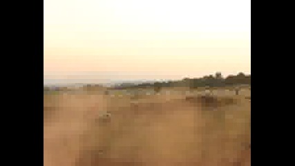 Нени Кара На Тяхната Писта В Войняговци.