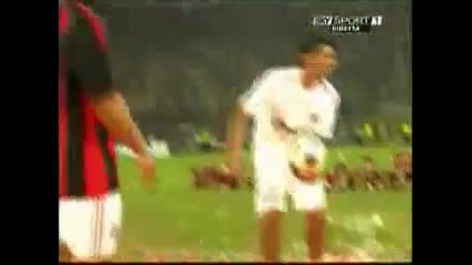 Ronaldinho Фрийстайл 2010 - Milan 