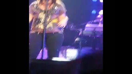 Kelly Clarkson Walk Away Live Hammerstein Ballroom, New York October 2009 