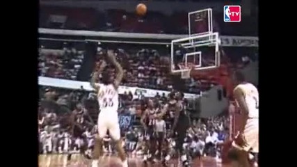 Dominique Wilkins Dunks 