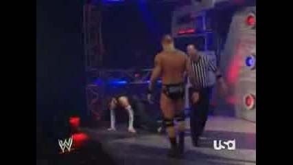 Jeff Hardy Хвърля Orton От Рампата