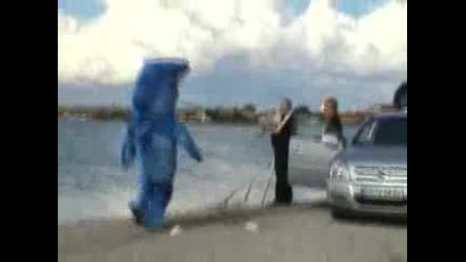 Remi Gaillard - Акулата Атакува