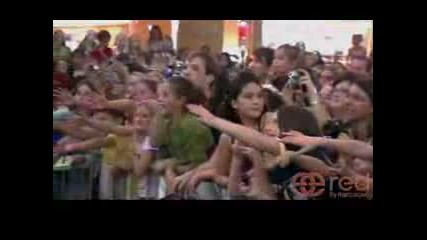 Headstrong Mall Tour Special - Full Concer