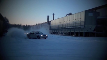 Snow drifting Mercedes-benz