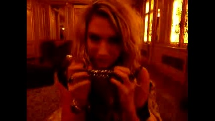 Ke$ha Loves New Zealand...ke$has First #1! 