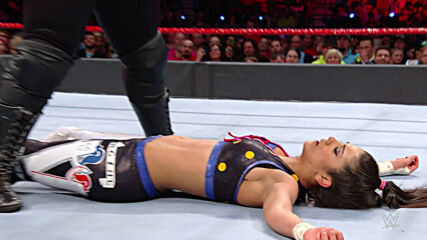 Sasha Banks & Bayley vs. Charlotte Flair & Nia Jax: Raw, Feb. 27, 2017 (Full Match)