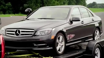 Cadillac Escalade срещу Mercedes C-class