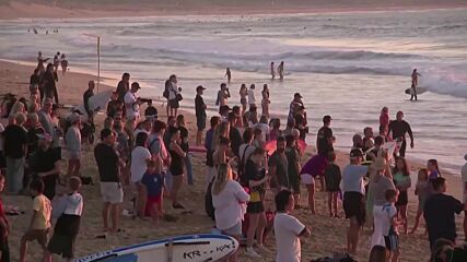 Австралиец счупи рекорда за най-дълго каране на сърф (ВИДЕО)