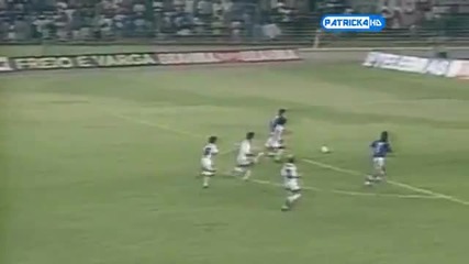 Ronaldo and Ronaldinho - Samba