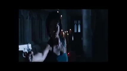 Milla Jovovich Resident Evil 2 Apocalypse Church Action