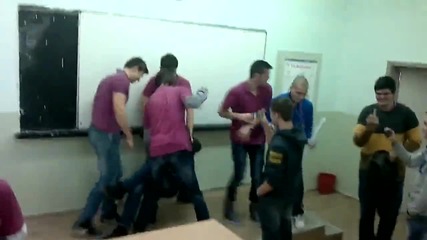 Виж какво правим в училище/пародия - покушение над Доган/