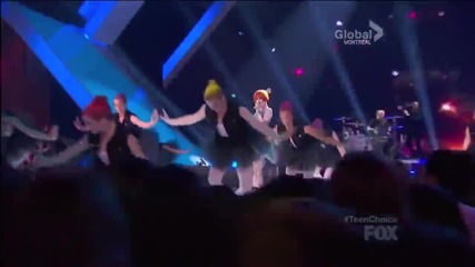 Paramore - Still Into You ( Teen Choice Awards 2013 )