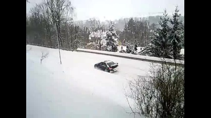 Subaru Impreza на сняг