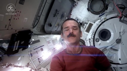 Канадски астронавт направи в космоса песента Space oddity в памет на Дейвид Боуи