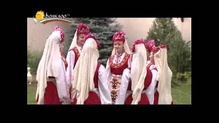 Тонка Колева с народен оркестър при общ.хасково и Та Южняци - Що се виеш, момне ле 