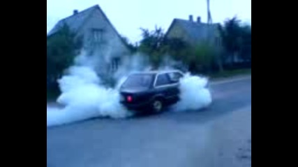 Bmw E30 318i burnout 