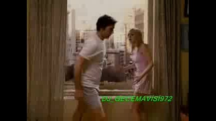 Акула В Спалнята !