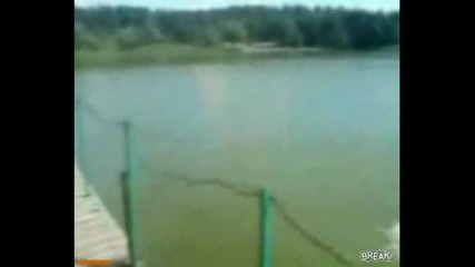 Тоя направо скъса синджира