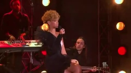 Rihanna - Redemption Song ( Oprah Show Live ) 