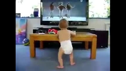 Бебе имитира Beyonce