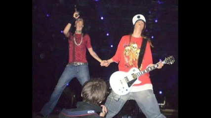 Bill And Tom - Poker Face