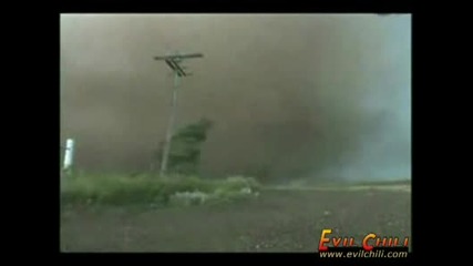 Заснемане На Торнадо