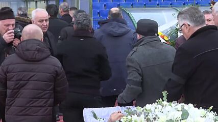България се прощава с великия Димитър Пенев, "четата" му от САЩ'94 го изпрати със сълзи и аплодименти