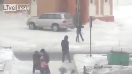 Хора срещу вятър по улиците на Русия !!!