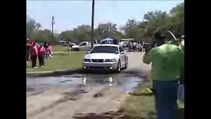 Ford Mustang Burnout.avi