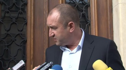 Ген. Радев: Борисов бърка премиер с президент