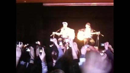 Justin Bieber - One Less Lonely Girl (live in Paris) 
