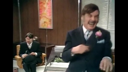 Monty Python - Funny Person (bg Audio) 