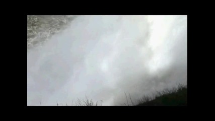 Световен рекорд със каяк - скачане от водопад