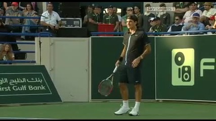 (hq) .. Roger Federer si razmqta raketata .. (hq)