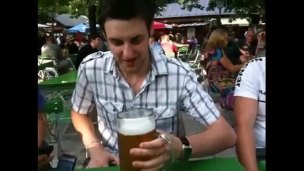 Как се пие бира на екс