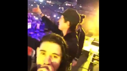 Заповядаите малко клипче от концер на Diplo и Skrillex