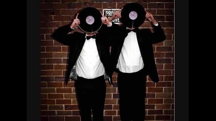 Yolanda Be Cool & Dcup - We No Speak Americano 