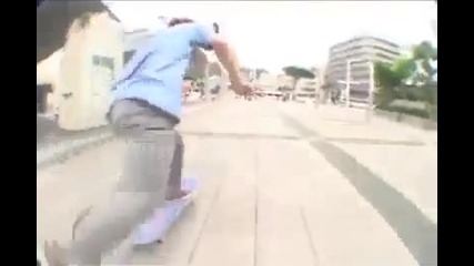 Нестандартно каране на скейтборд.